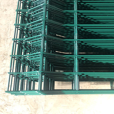 Zielony biały czerwony powlekany PVC spawane ogrodzenie z siatki drucianej 3D 2,4 mx3 m
