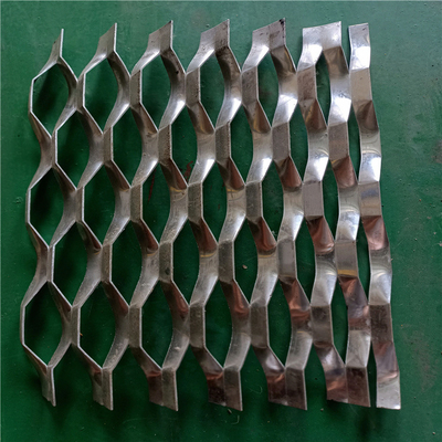 Rozciągnięta siatka metalowa o grubości od 0,5 mm do 8 mm