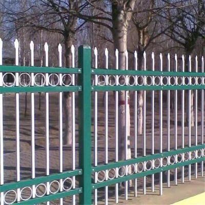 Łatwo zmontowane czarne metalowe ogrodzenie palisadowe o wysokości 1,8 m powlekane PCV na dziedziniec