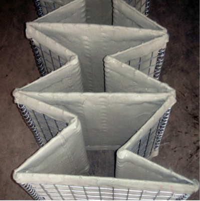 Kwadratowa bariera barierowa Hesco Ocynkowany drut żelazny Wojskowa bariera piaskowa